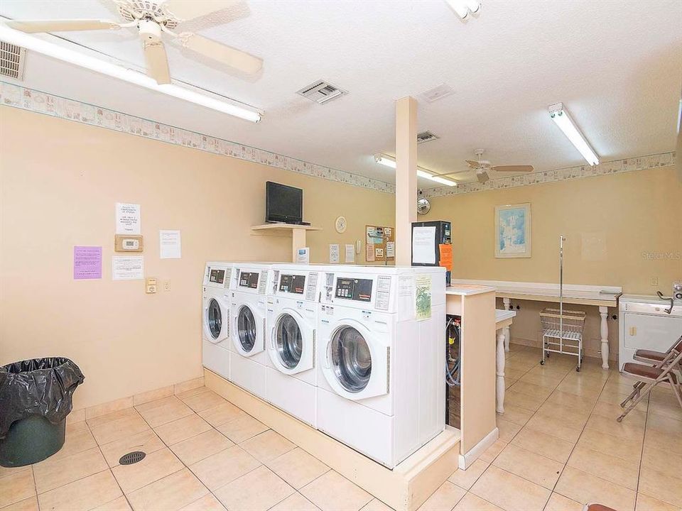 For Sale: $159,900 (2 beds, 2 baths, 1185 Square Feet)