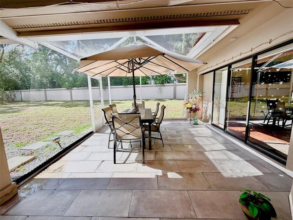 En Venta: $729,900 (3 camas, 3 baños, 2403 Pies cuadrados)