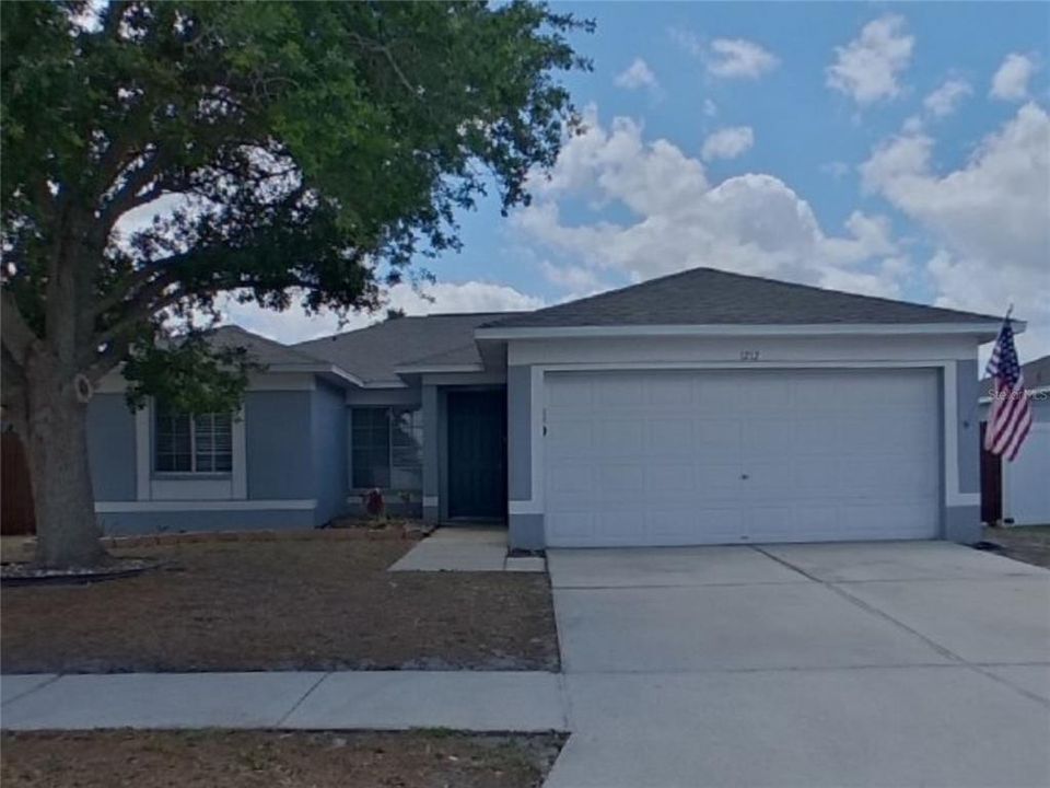 For Rent: $2,199 (3 beds, 2 baths, 1168 Square Feet)