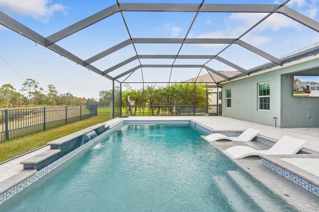 For Rent: $5,200 (5 beds, 3 baths, 2579 Square Feet)
