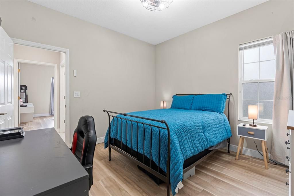 For Rent: $5,200 (5 beds, 3 baths, 2579 Square Feet)