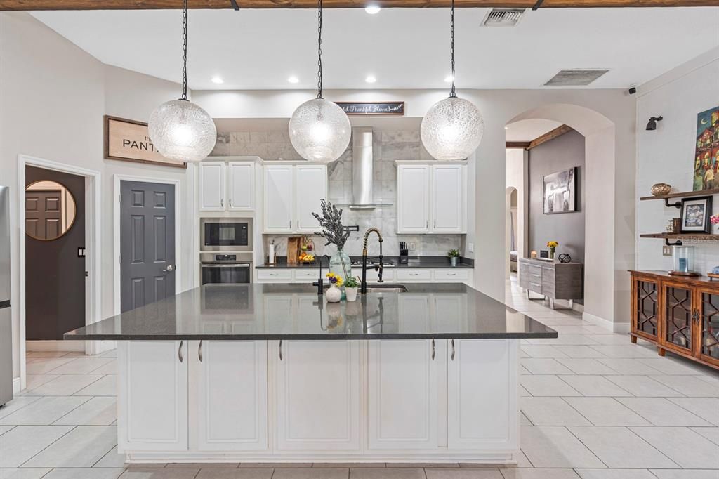For Rent: $5,200 (5 beds, 3 baths, 2579 Square Feet)