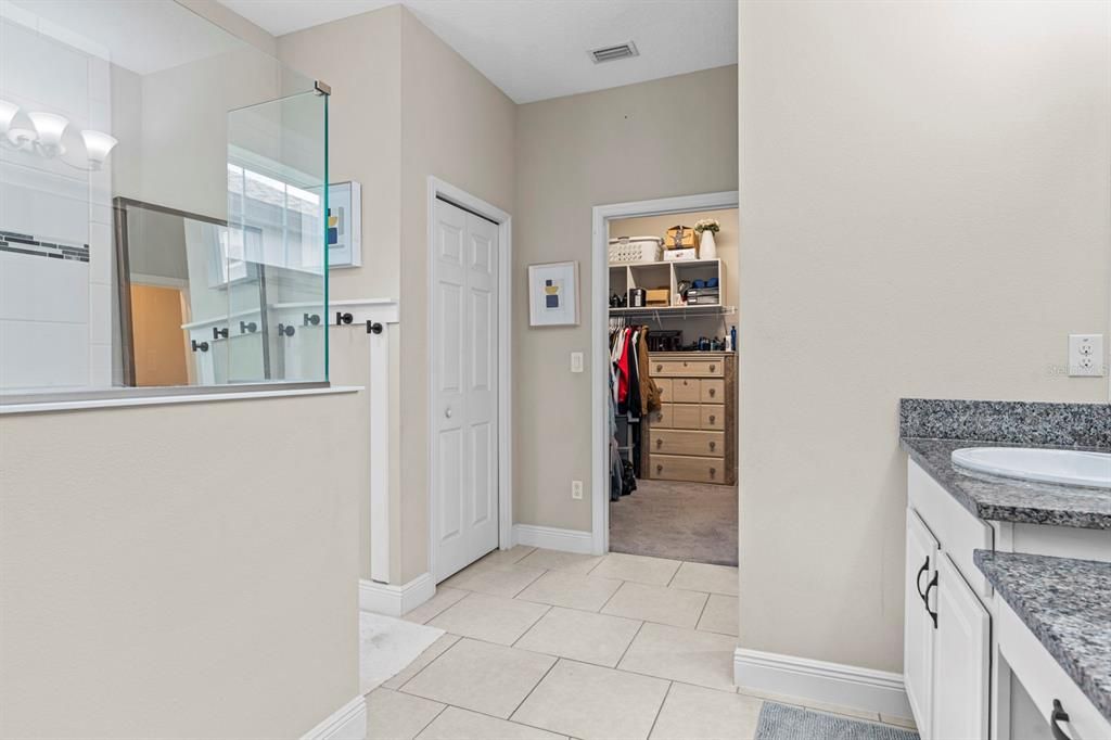 For Rent: $5,200 (5 beds, 3 baths, 2579 Square Feet)