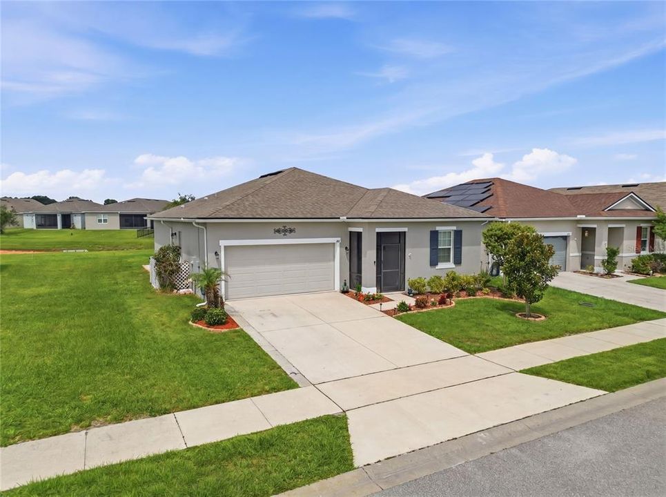 For Sale: $319,000 (3 beds, 2 baths, 1667 Square Feet)