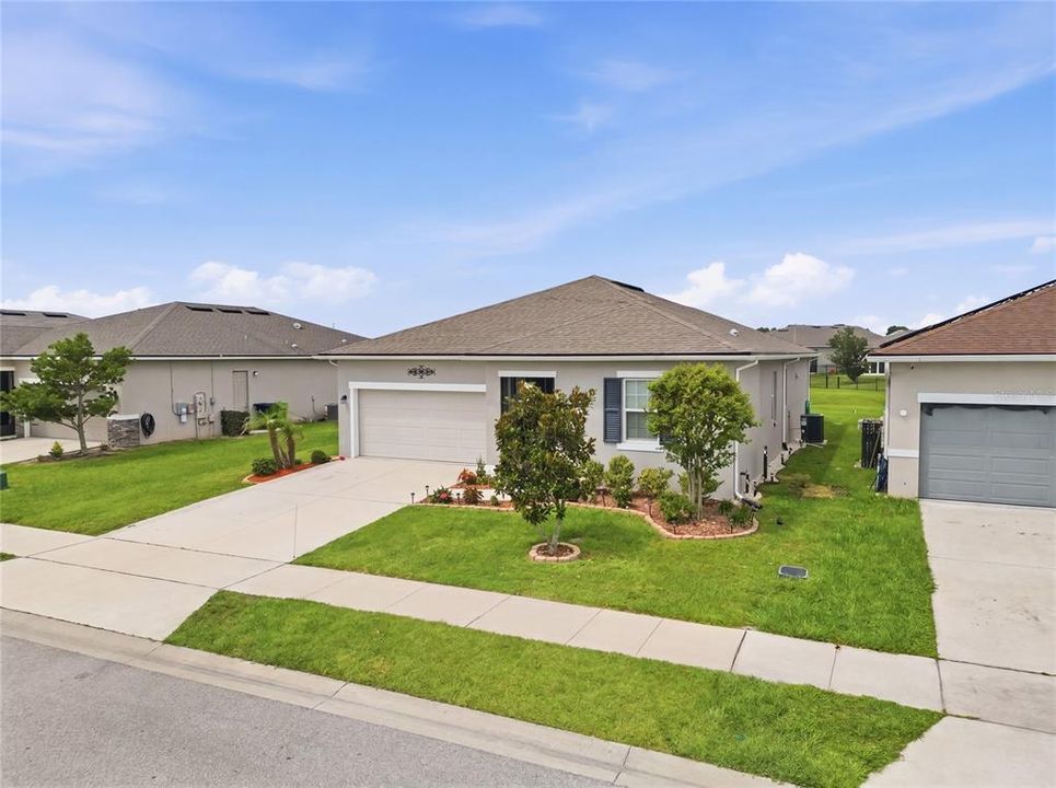 For Sale: $319,000 (3 beds, 2 baths, 1667 Square Feet)