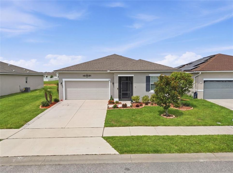 For Sale: $319,000 (3 beds, 2 baths, 1667 Square Feet)