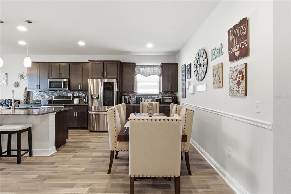 For Sale: $319,000 (3 beds, 2 baths, 1667 Square Feet)