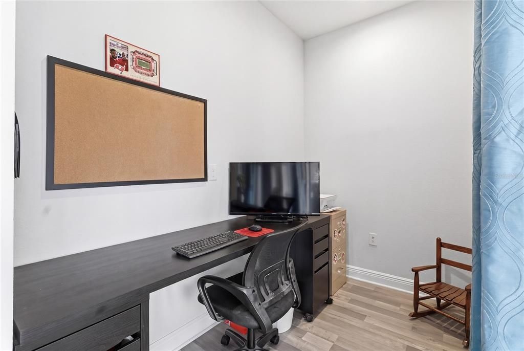 For Sale: $319,000 (3 beds, 2 baths, 1667 Square Feet)