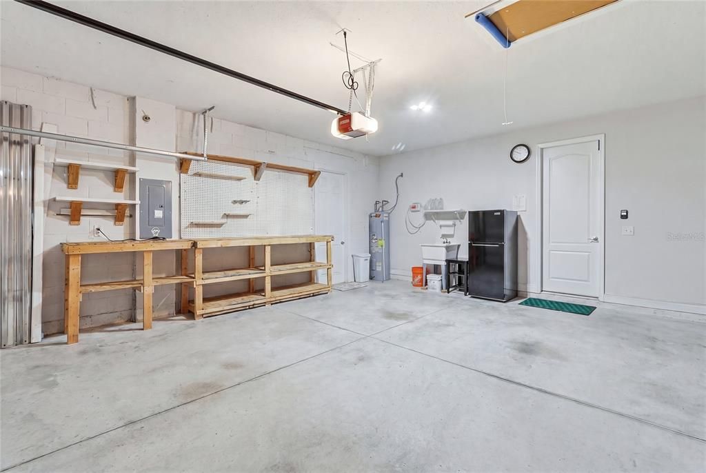 For Sale: $319,000 (3 beds, 2 baths, 1667 Square Feet)