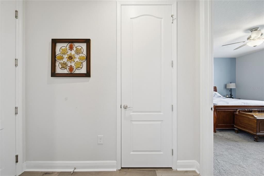 For Sale: $319,000 (3 beds, 2 baths, 1667 Square Feet)