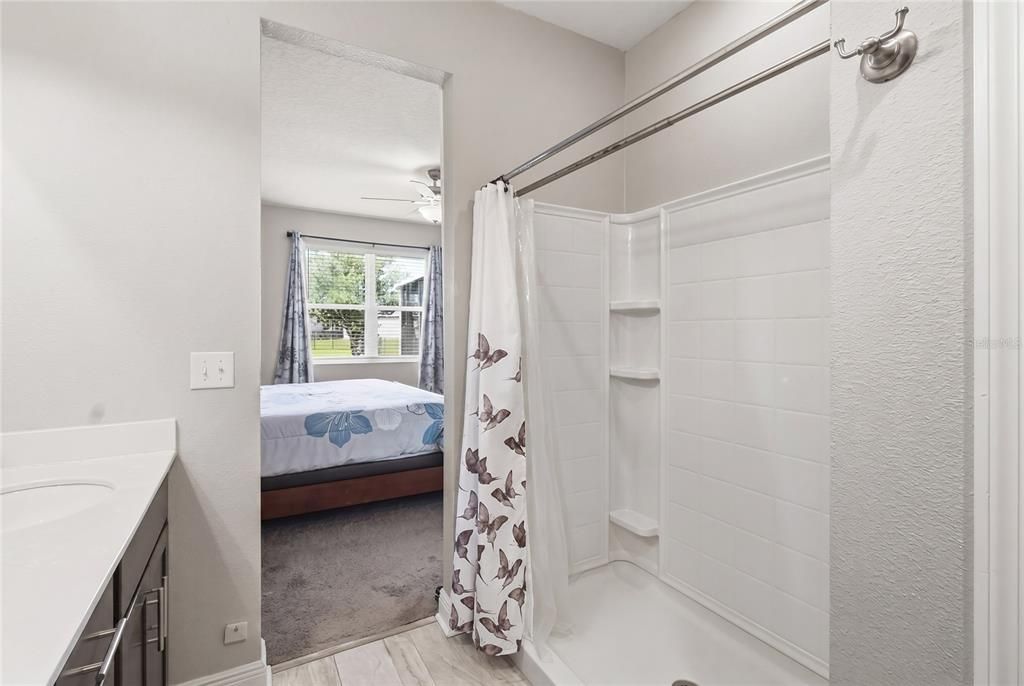 For Sale: $319,000 (3 beds, 2 baths, 1667 Square Feet)