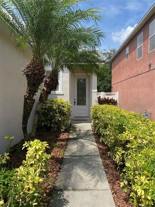 Active With Contract: $2,250 (3 beds, 2 baths, 1296 Square Feet)