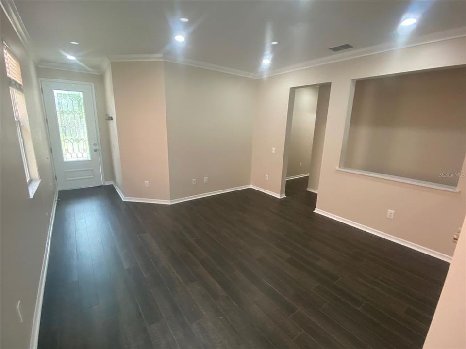 Active With Contract: $2,250 (3 beds, 2 baths, 1296 Square Feet)