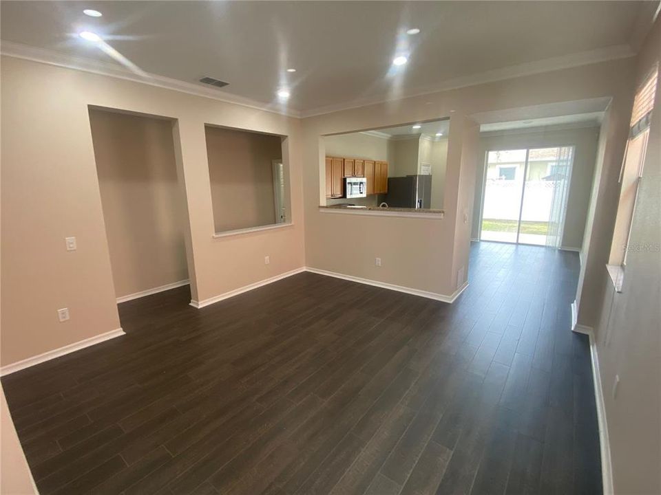 Active With Contract: $2,250 (3 beds, 2 baths, 1296 Square Feet)
