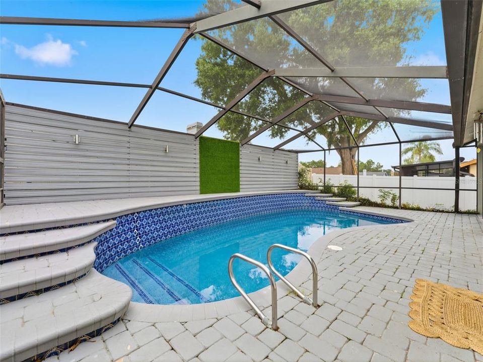 En Venta: $450,000 (4 camas, 2 baños, 1811 Pies cuadrados)