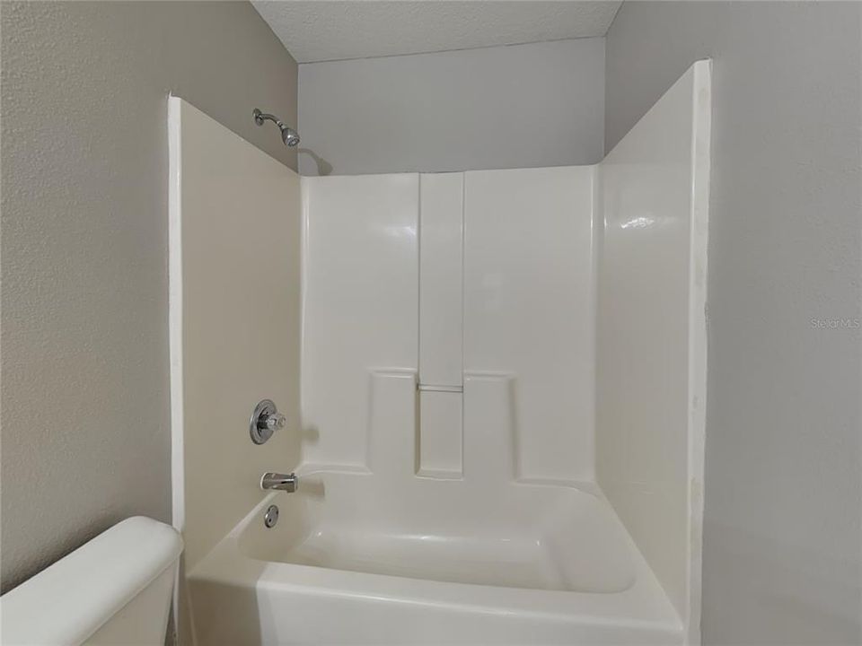 В аренду: $2,559 (3 спален, 2 ванн, 2369 Квадратных фут)