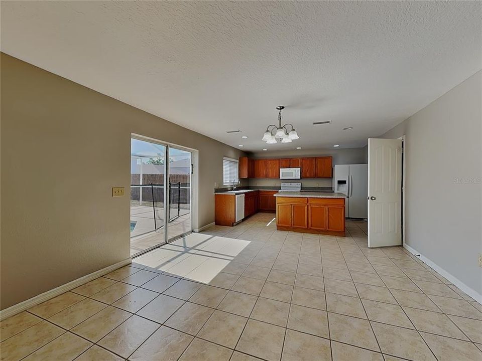 В аренду: $2,559 (3 спален, 2 ванн, 2369 Квадратных фут)