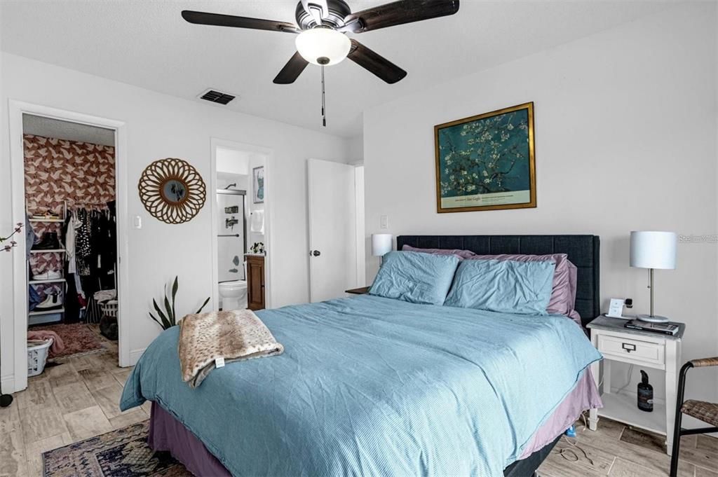 For Rent: $2,100 (2 beds, 2 baths, 1036 Square Feet)