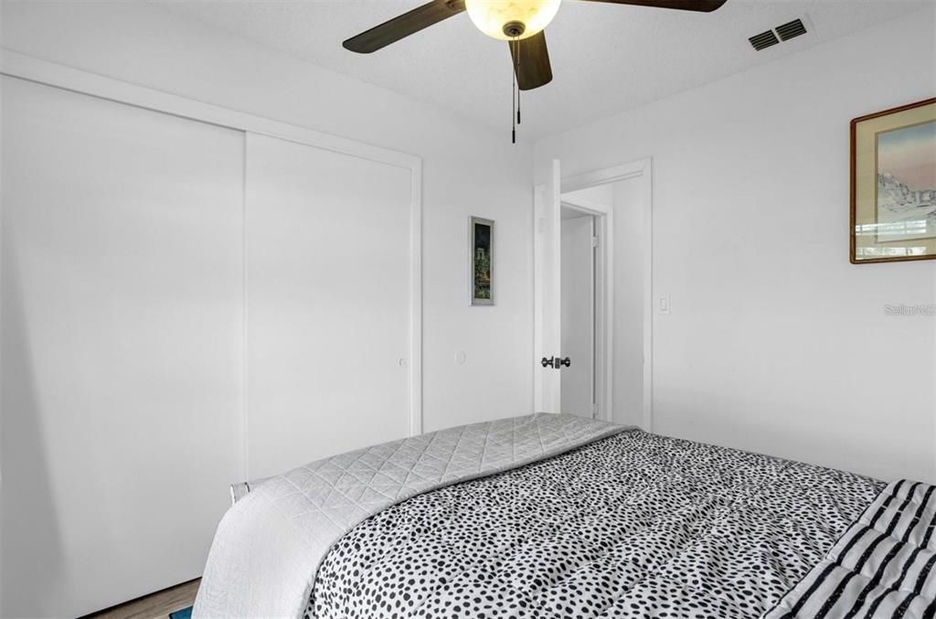 For Rent: $2,100 (2 beds, 2 baths, 1036 Square Feet)