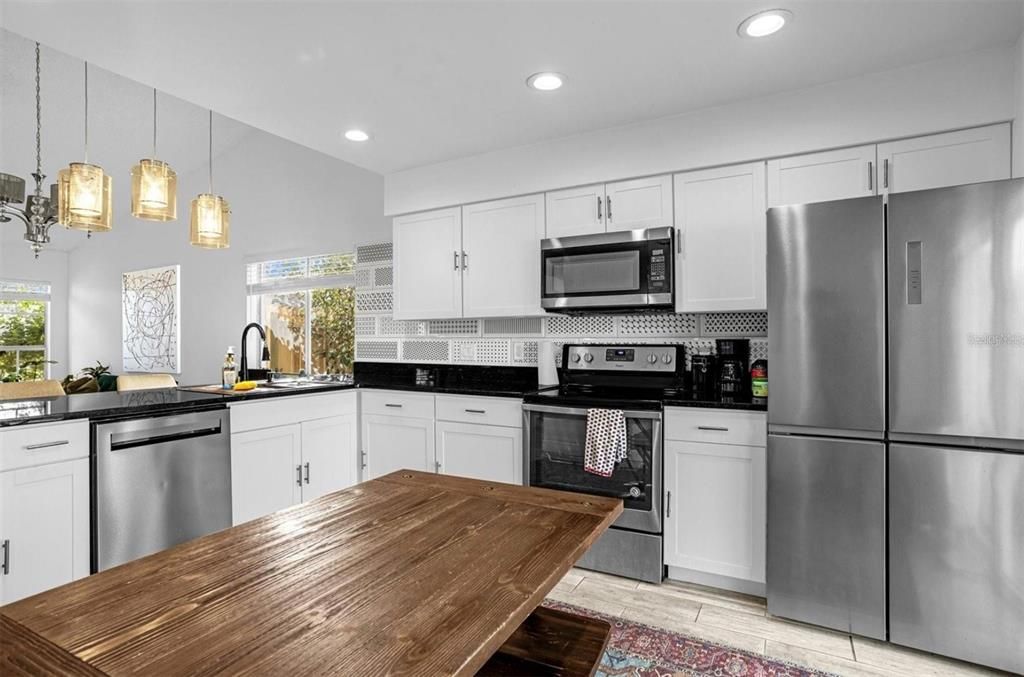 For Rent: $2,100 (2 beds, 2 baths, 1036 Square Feet)