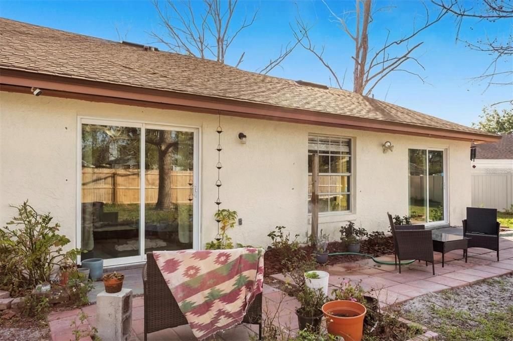 For Rent: $2,100 (2 beds, 2 baths, 1036 Square Feet)