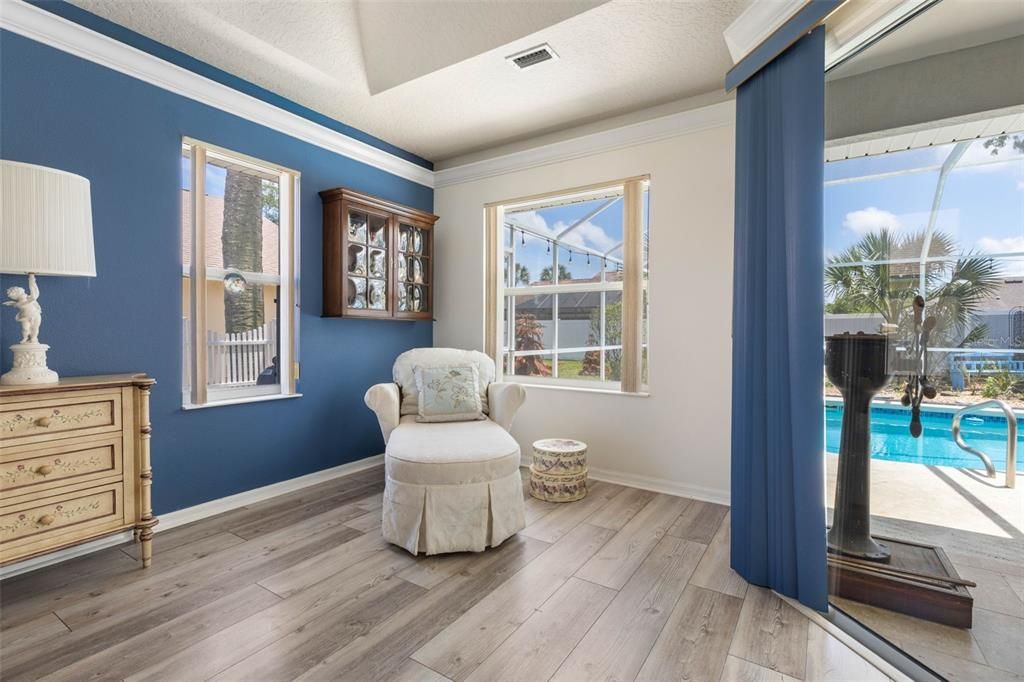 Activo con contrato: $429,000 (3 camas, 2 baños, 1899 Pies cuadrados)