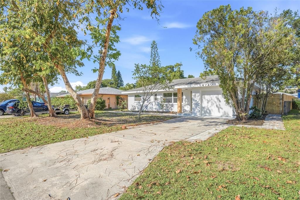 For Sale: $459,900 (3 beds, 2 baths, 1149 Square Feet)
