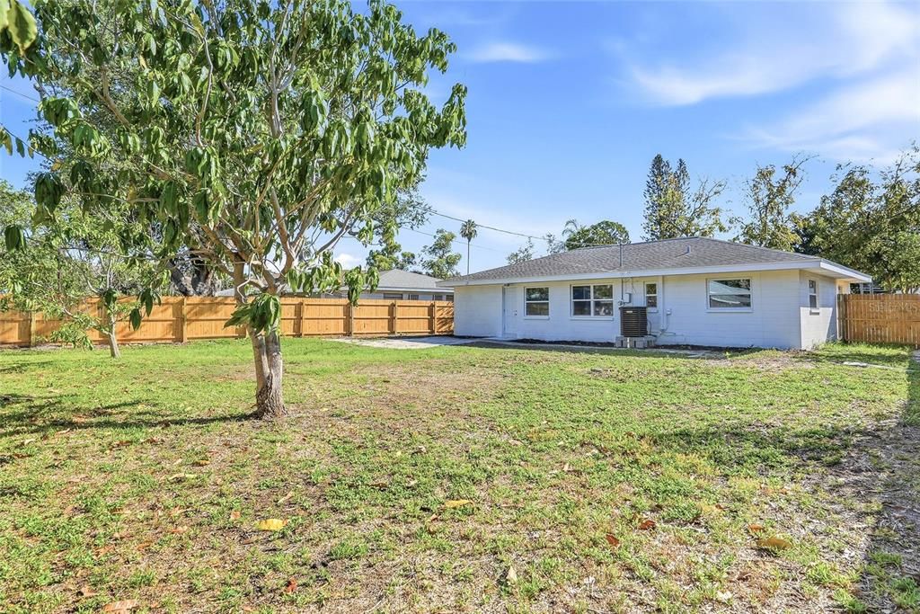 For Sale: $459,900 (3 beds, 2 baths, 1149 Square Feet)
