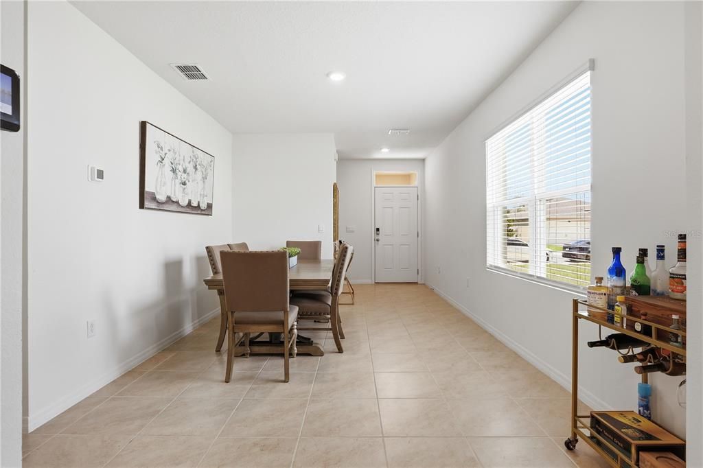 For Rent: $2,400 (3 beds, 2 baths, 1516 Square Feet)