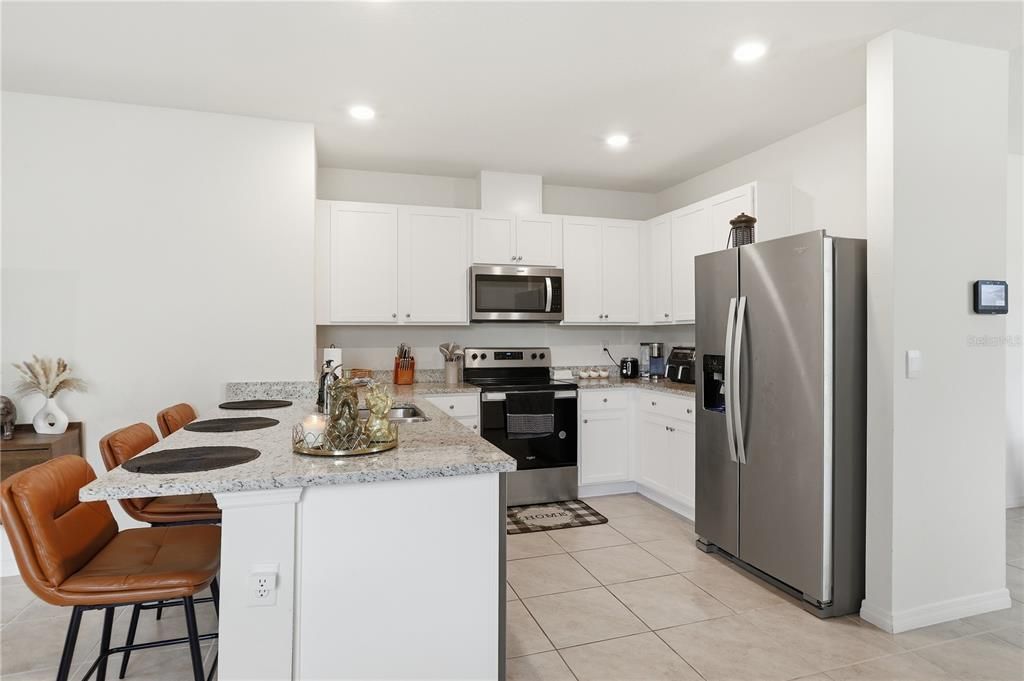 For Rent: $2,400 (3 beds, 2 baths, 1516 Square Feet)