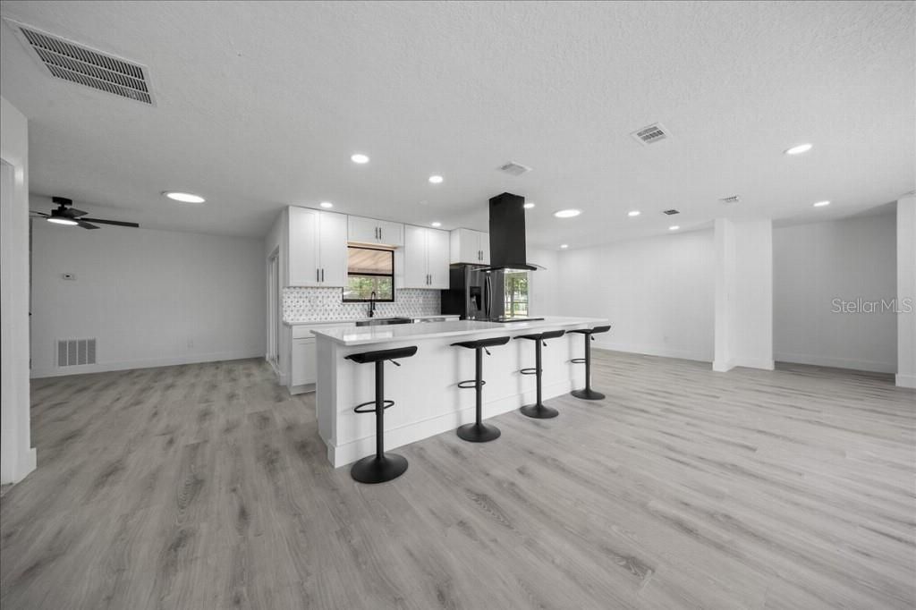 En Venta: $274,900 (3 camas, 2 baños, 1566 Pies cuadrados)