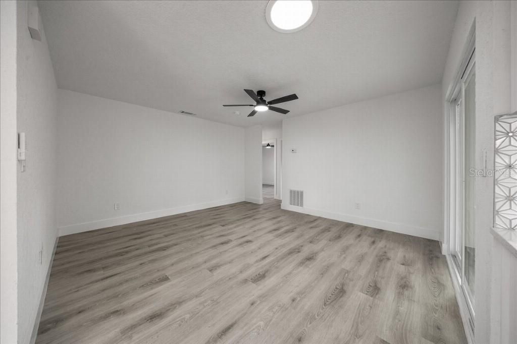 En Venta: $274,900 (3 camas, 2 baños, 1566 Pies cuadrados)