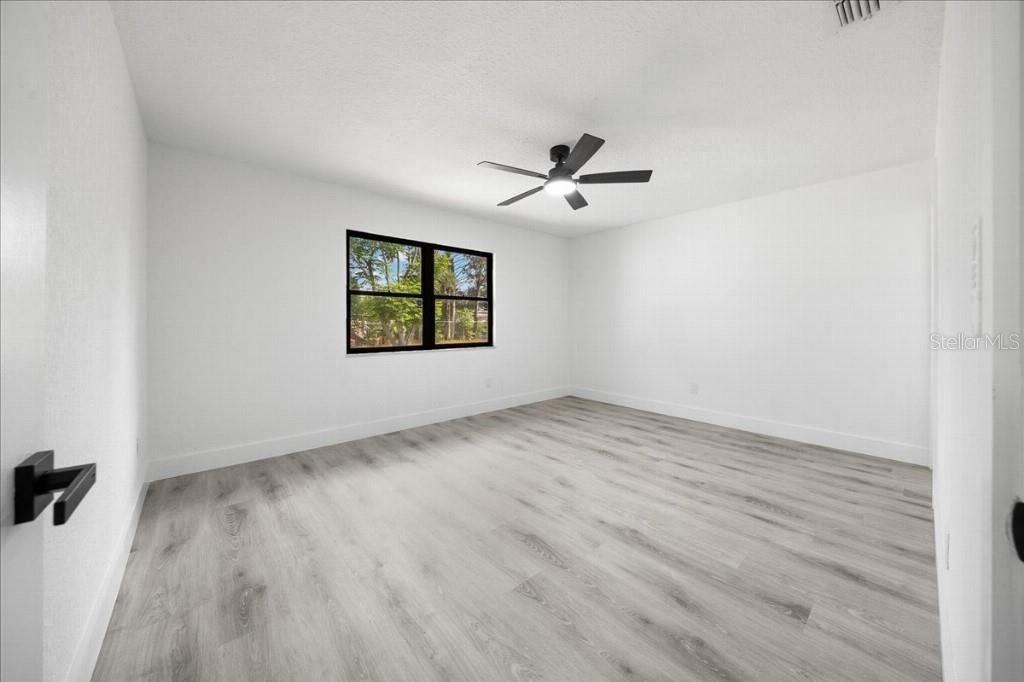 En Venta: $274,900 (3 camas, 2 baños, 1566 Pies cuadrados)