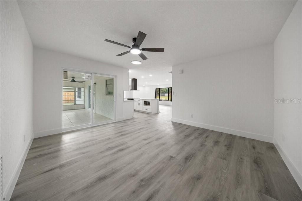 En Venta: $274,900 (3 camas, 2 baños, 1566 Pies cuadrados)