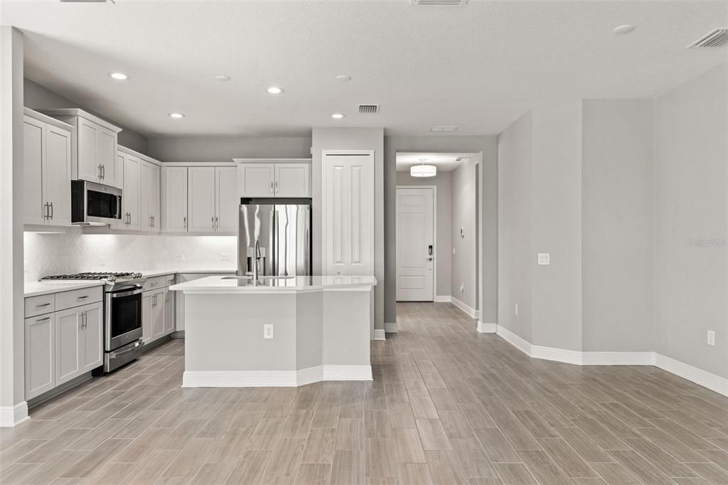 Activo con contrato: $384,900 (2 camas, 2 baños, 1530 Pies cuadrados)