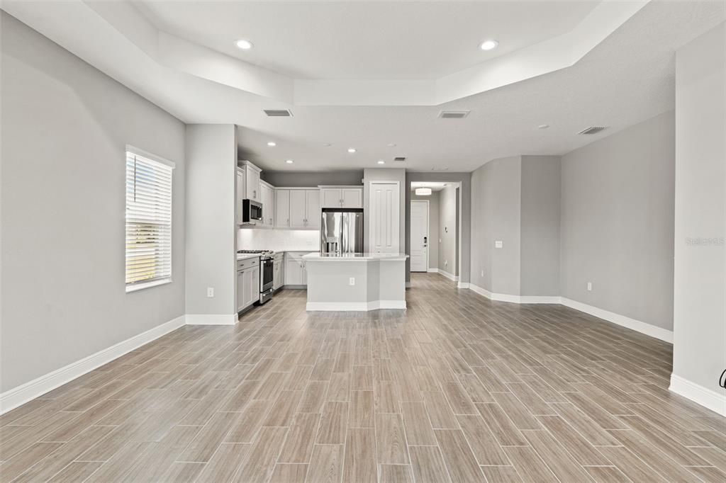 Activo con contrato: $384,900 (2 camas, 2 baños, 1530 Pies cuadrados)