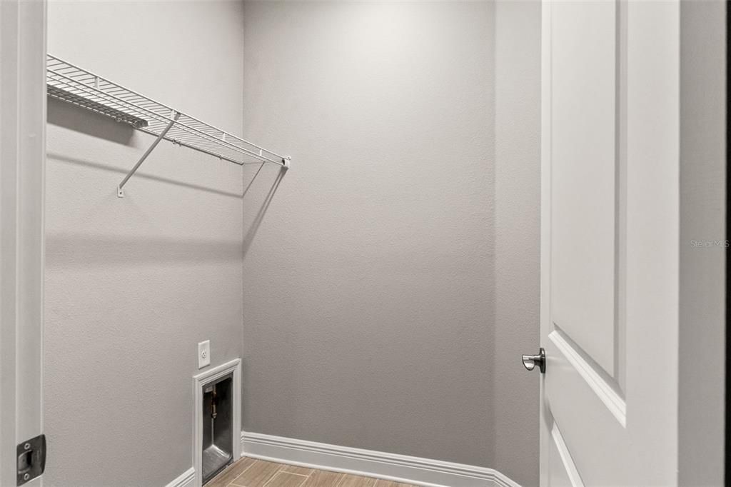 Activo con contrato: $384,900 (2 camas, 2 baños, 1530 Pies cuadrados)