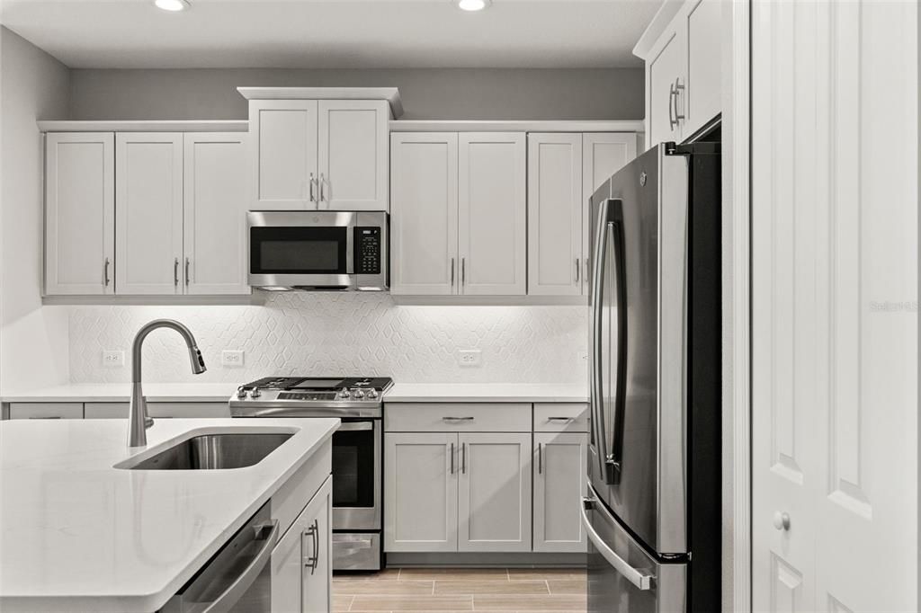 Activo con contrato: $384,900 (2 camas, 2 baños, 1530 Pies cuadrados)