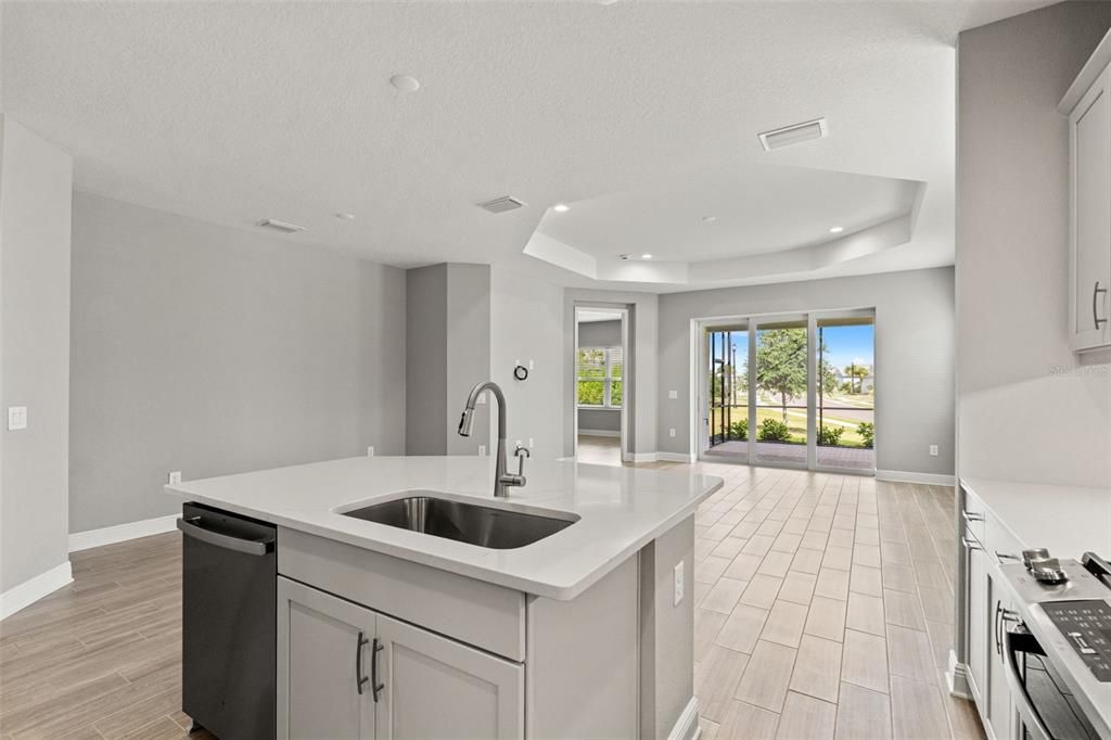 Activo con contrato: $384,900 (2 camas, 2 baños, 1530 Pies cuadrados)