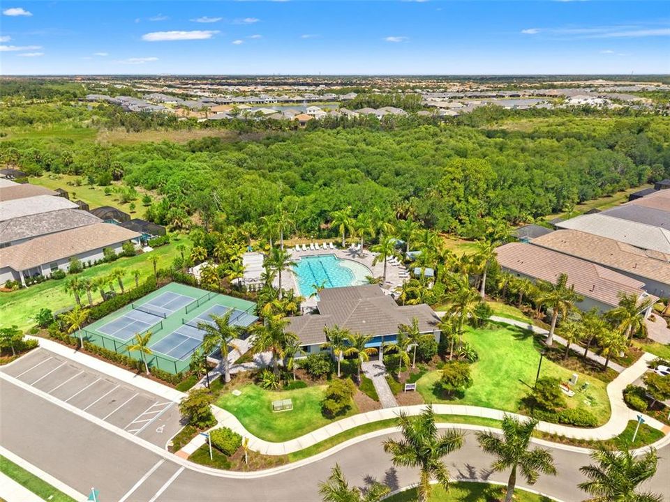 Activo con contrato: $384,900 (2 camas, 2 baños, 1530 Pies cuadrados)