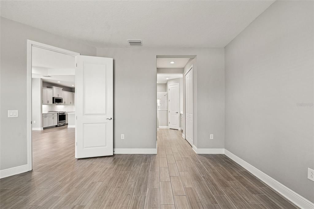Activo con contrato: $384,900 (2 camas, 2 baños, 1530 Pies cuadrados)