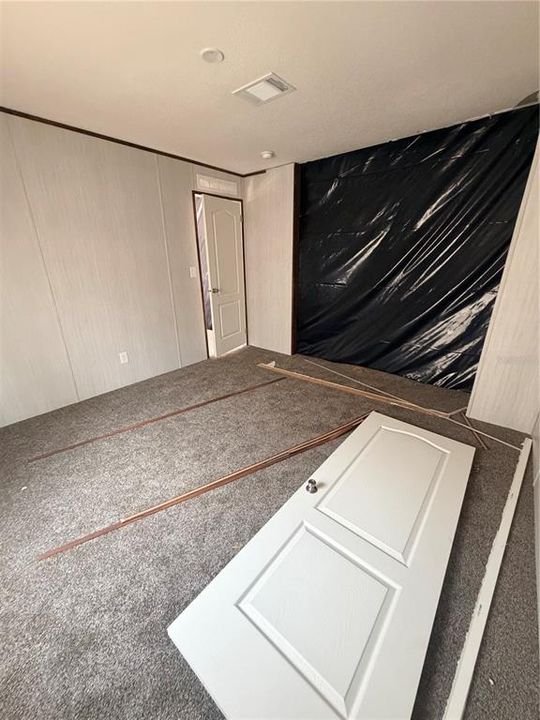 合同活跃: $98,000 (3 贝兹, 1 浴室, 1352 平方英尺)