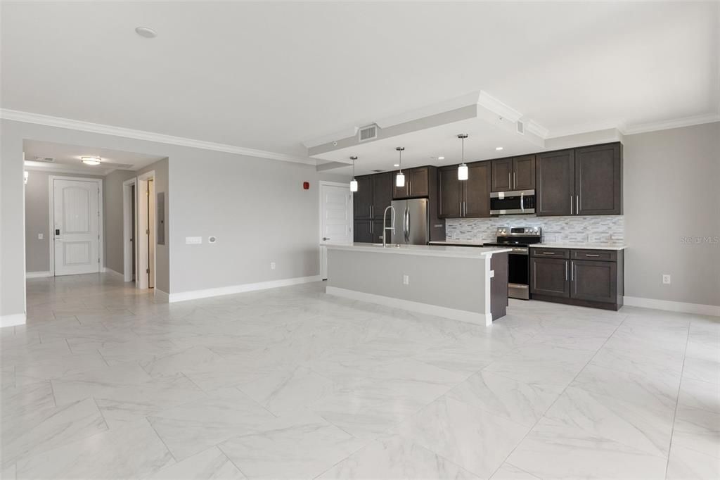 For Sale: $435,000 (3 beds, 3 baths, 1568 Square Feet)