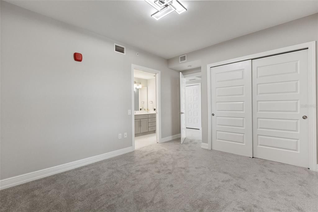 For Sale: $435,000 (3 beds, 3 baths, 1568 Square Feet)