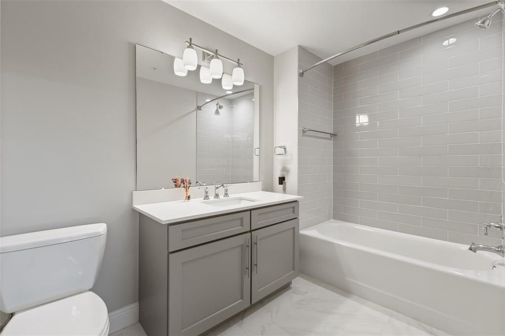 For Sale: $435,000 (3 beds, 3 baths, 1568 Square Feet)