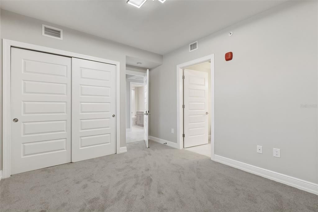 For Sale: $435,000 (3 beds, 3 baths, 1568 Square Feet)