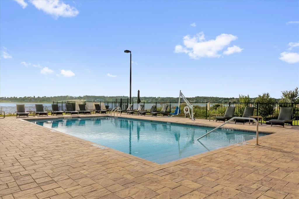 For Sale: $435,000 (3 beds, 3 baths, 1568 Square Feet)