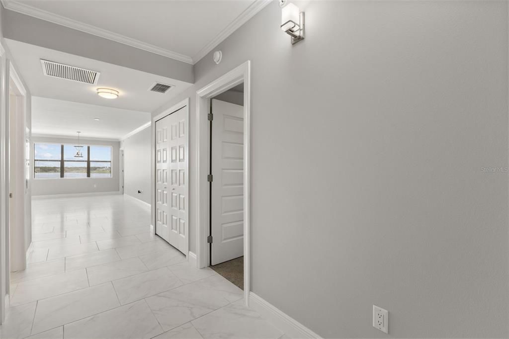 For Sale: $435,000 (3 beds, 3 baths, 1568 Square Feet)