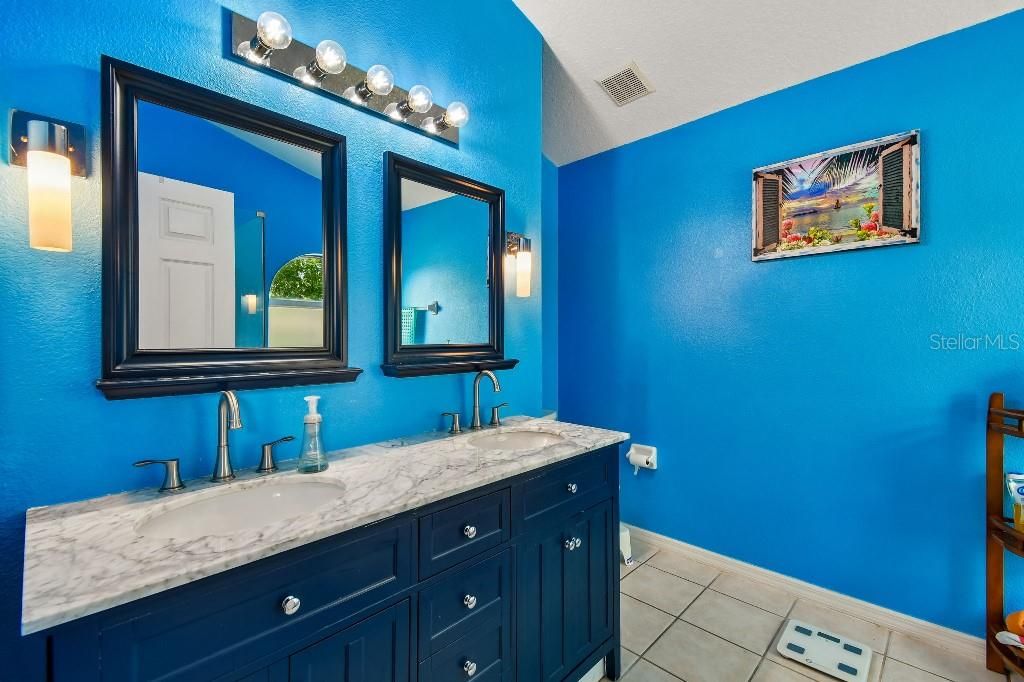 For Sale: $444,900 (3 beds, 2 baths, 1599 Square Feet)