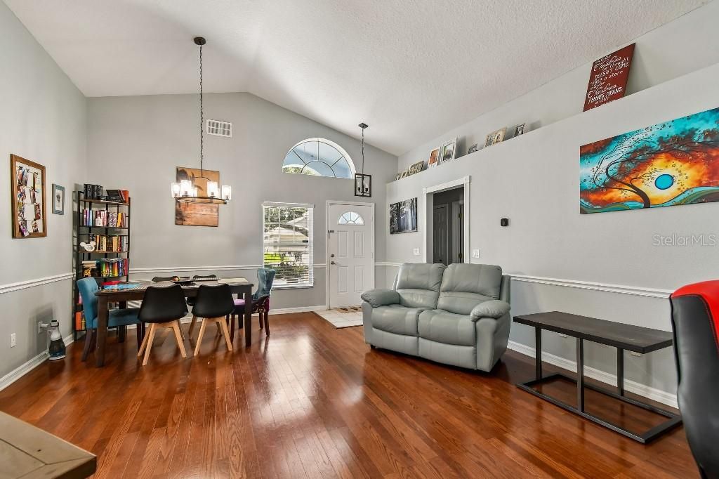 For Sale: $444,900 (3 beds, 2 baths, 1599 Square Feet)